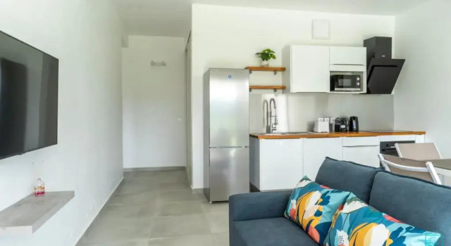 Апартаменты Appartement cosy avec jardin et vue montagne - Sweet Days