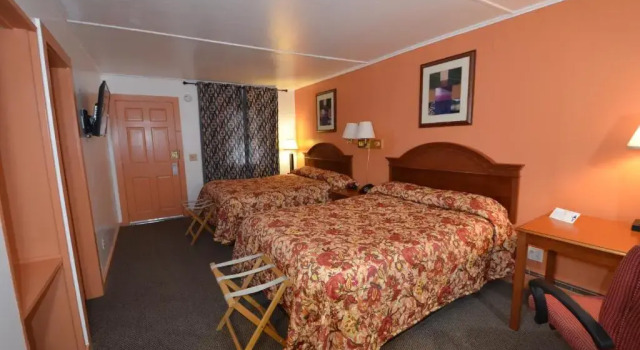 Четырёхместный номер Standard Williamstown Motel