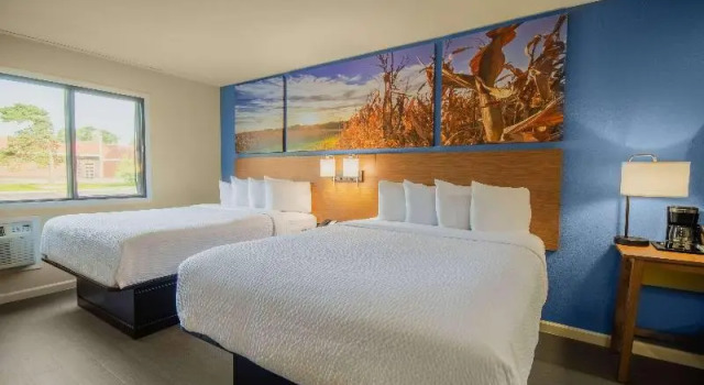 Standard Vierer Zimmer Days Inn & Suites by Wyndham Waterloo