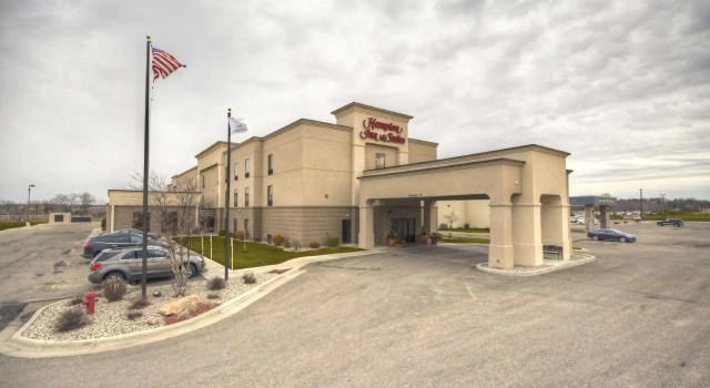 Четырёхместный номер Standard Hampton Inn and Suites Alexandria
