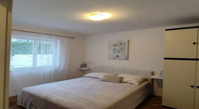 Apartment Angelina - Three Bedroom Apartment With Balcony and Sea View