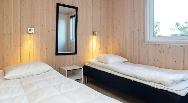 5 Star Holiday Home in Blavand, Book Feriehus Hoteller i Blåvand med parkering, Parkering