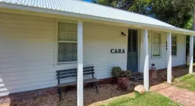 Cara, Book Hotel Daylesford 