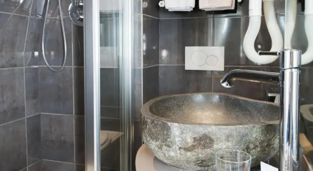 Трёхместный номер Standard Hôtel France Eiffel