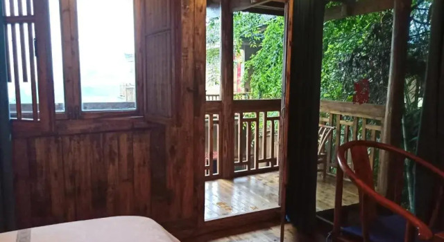 Коттедж с балконом и с видом на горы Avatar Floating Mountain Homestay
