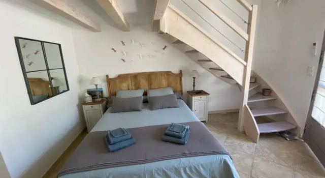 Mas de lEstello B&B "LEsterelle", Забронировать Отель Отели Сен-Реми-де-Прованса с парковкой, рядом с Bob Appleman's Sculptures, Парковка