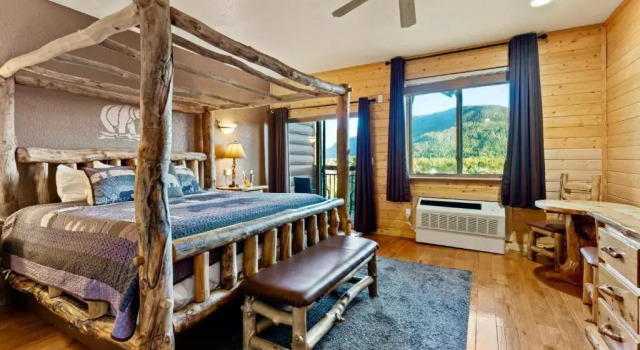Номер Standard с балконом Gateway Inn