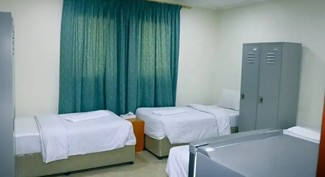 Кровать в общем номере (мужской номер) Dubai Youth Hotel