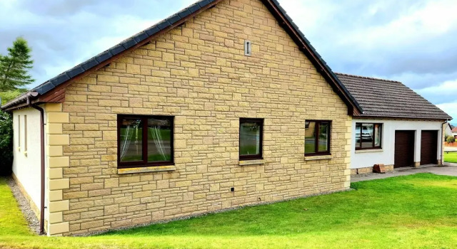 Boutique 4-Bed Home in Inverness