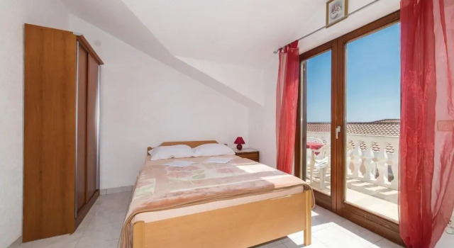 Beautiful Home in Okrug Gornji With Wifi and 0 Bedrooms, Забронировать Отель Округ-Горнджи 
