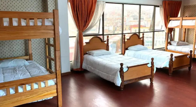 Кровать в общем номере The Rooftop Hostel Bolivia