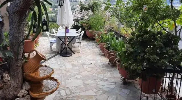 Коттедж Toulas House