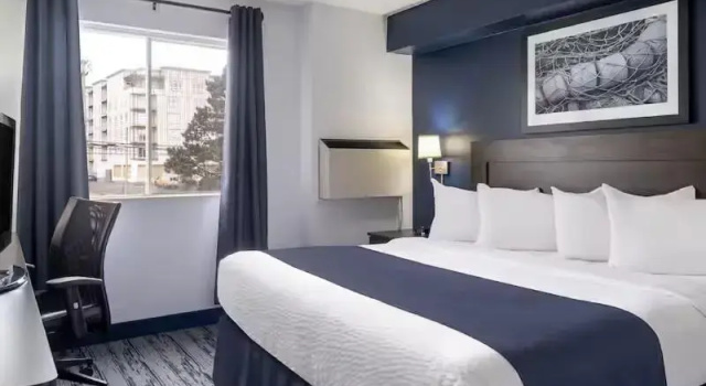 Двухместный люкс Travelodge Suites by Wyndham Saint John