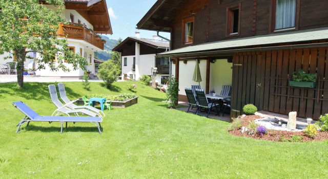 Spacious Apartment in Kleinarl near Ski Lift