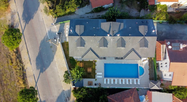 Bright House Apart