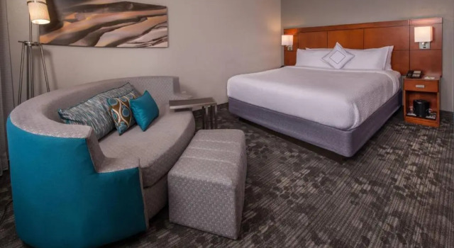 Номер Standard Courtyard by Marriott Dulles Town Center