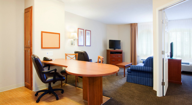 Candlewood Suites New Bern by IHG, Забронировать Отель Нью-Берн Северная Каролина