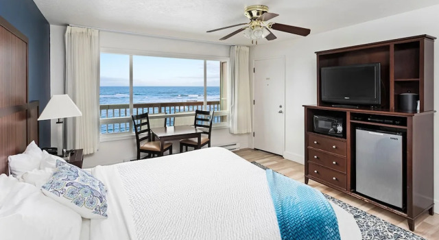 Двухместный номер Standard с балконом Clarion Inn Surfrider Resort