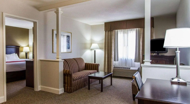Двухместный люкс SpringHill Suites by Marriott Freeport Brunswick