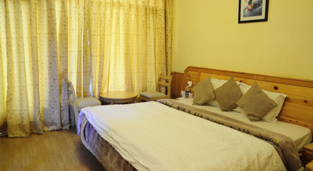 SNOW PEAK RETREAT & COTTAGES - MANALI (Centrally Heated), Забронировать Отель Отели Манали с парковкой, Парковка