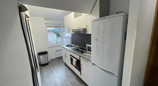 Belfort: Appartement spacieux avec parking gratuit, Rezervasyon Daire Belfort 
