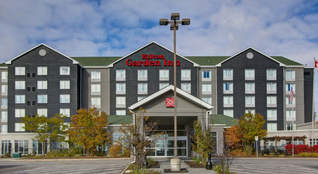 Hilton Garden Inn Toronto/Ajax, Забронировать Отель Отели Эйджакс с парковкой, рядом с Ajax Convention Centre, Парковка