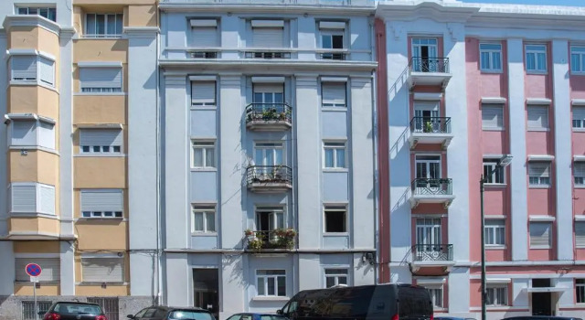 Pombal Terrace, Забронировать Отель Авенидас-Новас Лиссабон, рядом с Станция метро Sao Sebastiao — Проспект Герцога Авила