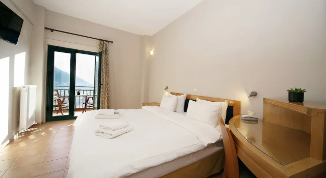 Двухместный номер Standard с балконом Hotel Lecadin