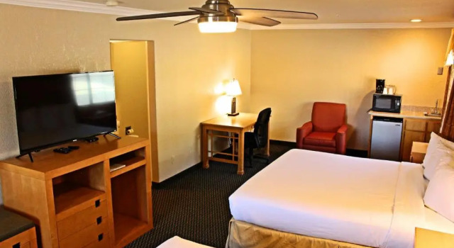 Люкс Lake Point Lodge