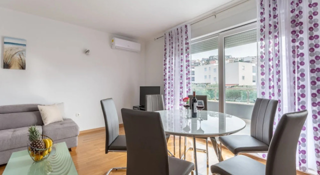 Urban Villa Penthouse, Book Villa Villaer i Strožanac, Villa