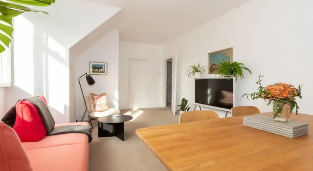 Bright 1 Bedroom Flat Near the Tube
