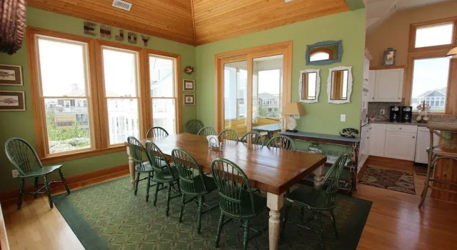 Mellow Yellow - 6 Br Home