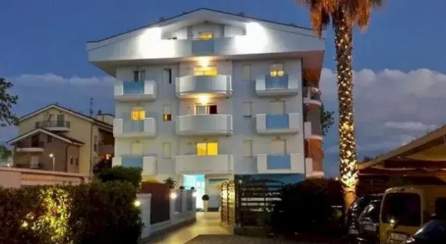 Residence Blumarine, Забронировать Отель Отели Побережья Абруццо с бассейном, Бассейн