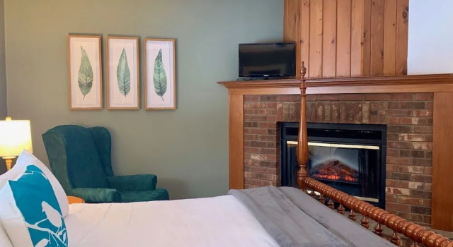 The Nutmeg, Varaa Bed and Breakfast Hotellit New England uima-altaalla, Uima-allas
