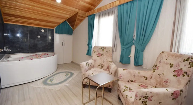 Villa Ozden by Helaltatilvillari, Забронировать Вилла Отели Каякей с бассейном, Бассейн