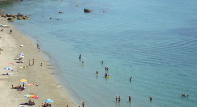 Апартаменты c 1 комнатой с балконом Sea Front Apartment 4 Beds With Balcony 250 Meters From the Beach