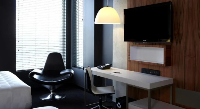 Четырёхместный номер Standard Alt Hotel Toronto Airport