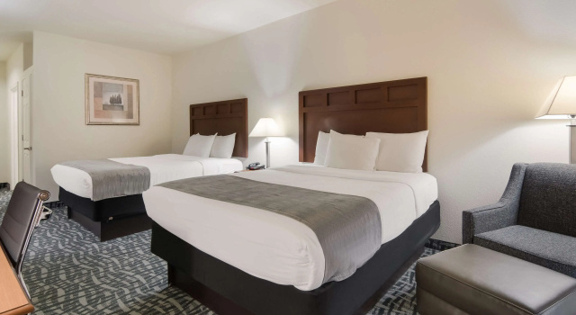 Четырёхместный номер Standard Best Western Comanche Inn