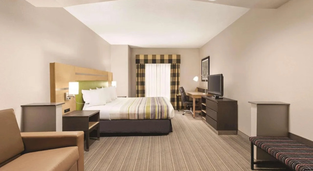 Люкс Country Inn & Suites by Radisson, Griffin, GA