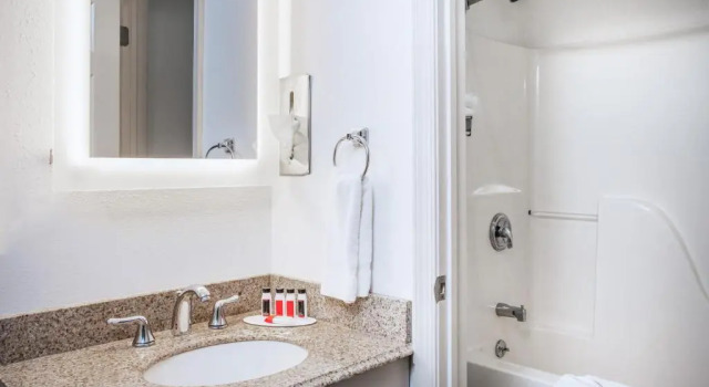 Номер Standard Howard Johnson by Wyndham Hershey
