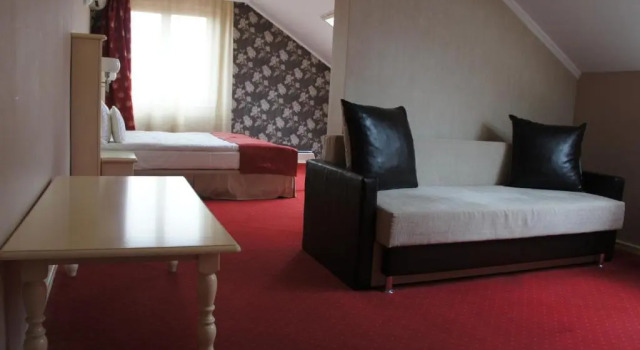Полулюкс Hotel President
