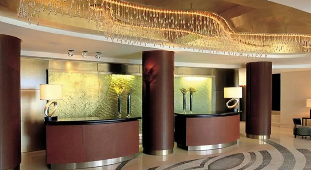 Amphitryon Hotel
