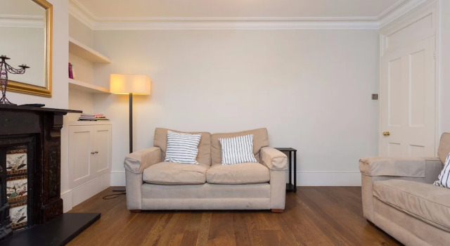 2 Bedroom Flat by Battersea Park