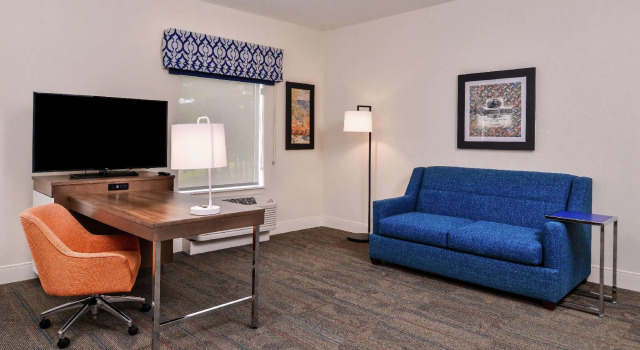 Четырёхместный люкс Hampton Inn Benson