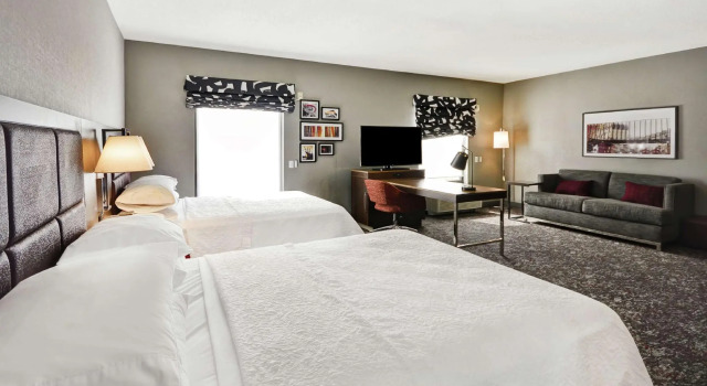 Четырёхместный номер Standard Hampton Inn & Suites Columbus-Easton Area