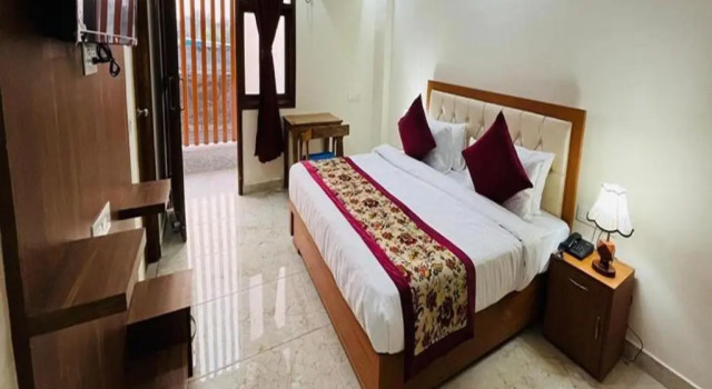 FabHotel Corporate Town, Забронировать Отель Нойда штат Уттар-Прадеш