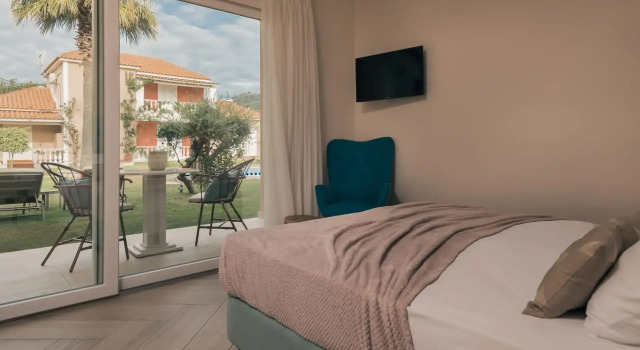 Трёхместный номер Standard Aeolos Boutique Hotel & Suites