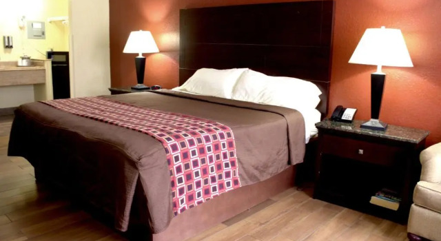 Run of House Polynesian Inn
