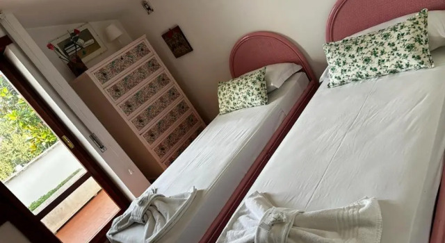 Вилла Villa summertime walking distance from the sea with garden