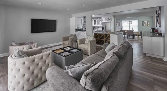 Funtana Home for 8, Buchen Sie Ferienhaus Villen in Genfer See, Villa